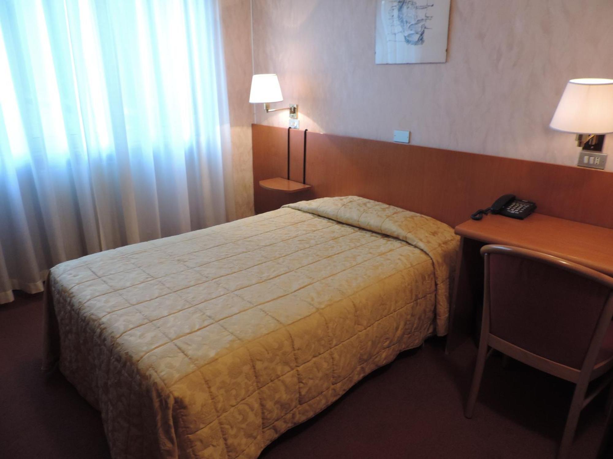 Gama Hotel 3*